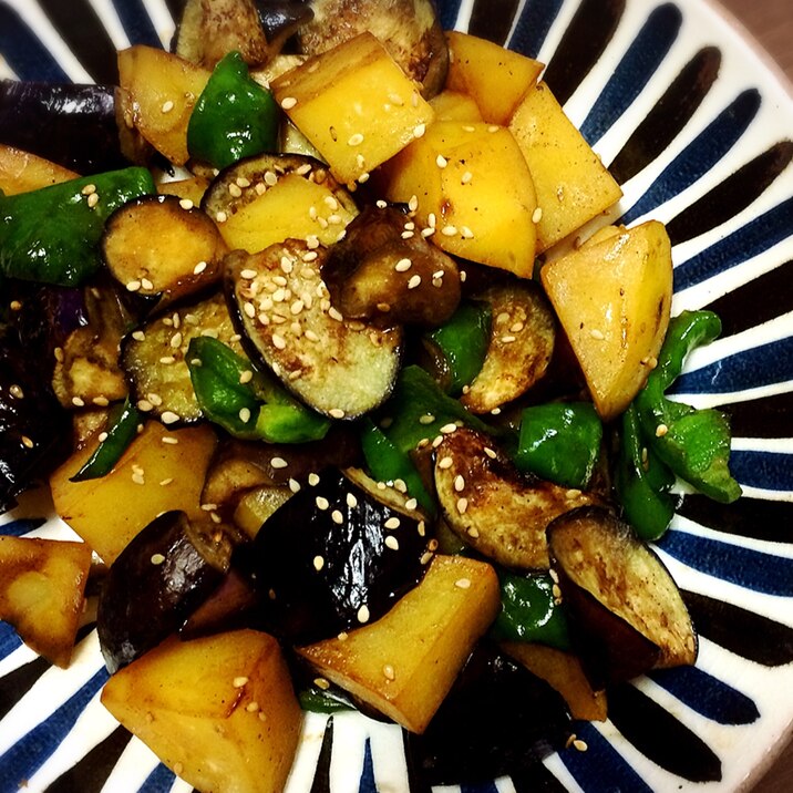じゃがいもと夏野菜のオイスター炒め